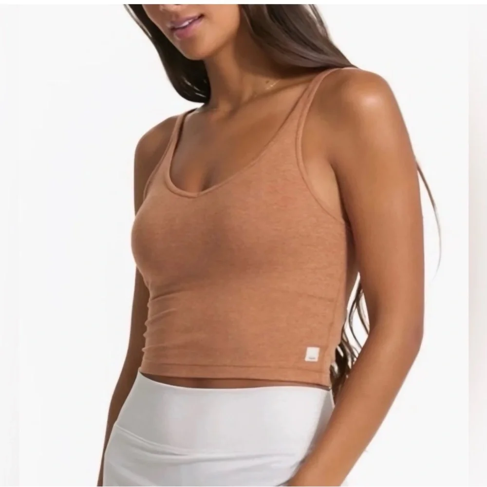 Vuori Halo Performance tank - Picture 2 of 10